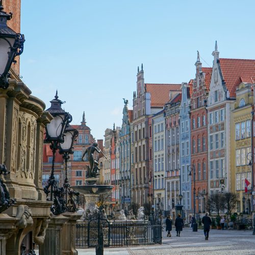 View of Neptune's Fountain and tenement houses on Długi Targ.